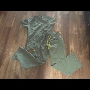 Wonder Wink Four Stretch Scrub Set Medium